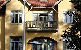 Villa Urhola, Kruunupuisto